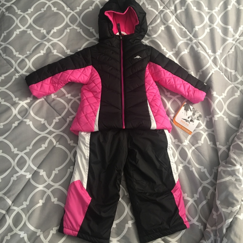 Brand new snow suit